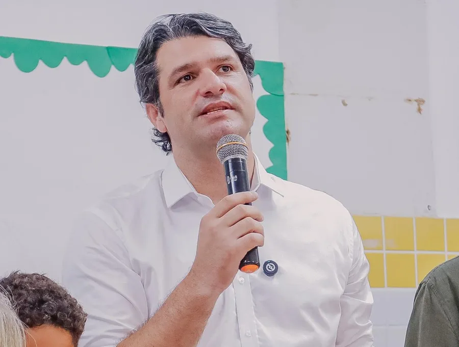 Prefeito Leo Bezerra descobre que ainda preside o PSB após intimação