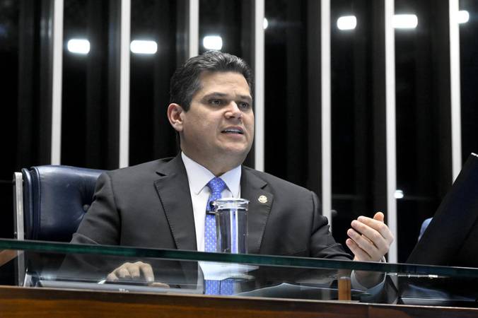 Indústria pressiona Senado contra PEC da escala 6×1