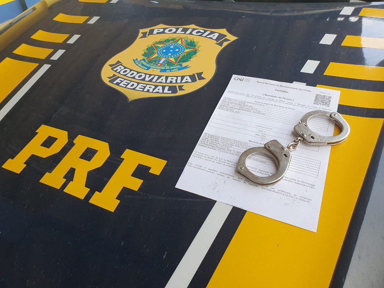 PRF prende líder de facção criminosa na BR-101 em Bayeux
