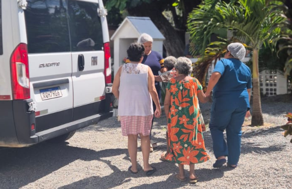 MPPB fecha asilo irregular em Santa Rita e transfere 51 idosos