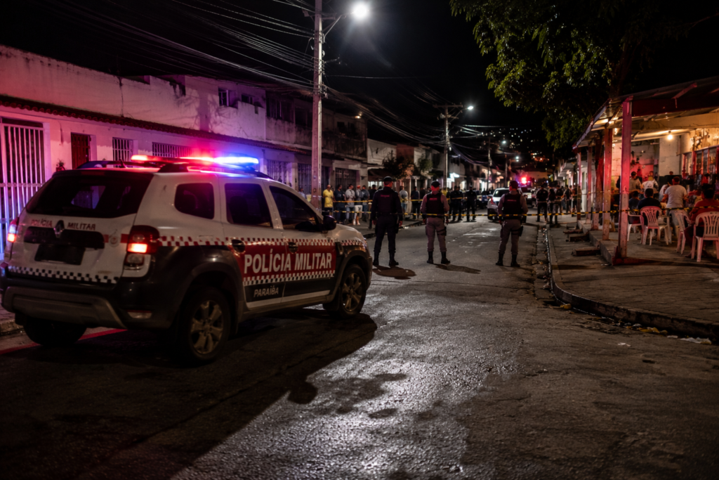 Jovem é morto a tiros no bairro do Valentina, em João Pessoa