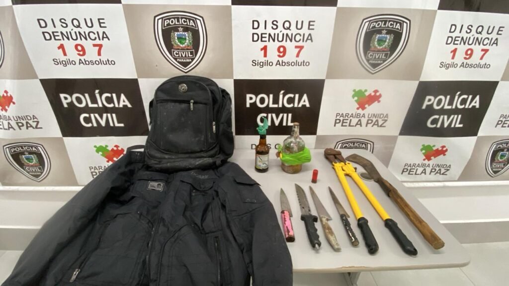 Polícia prende quatro e apreende coquetéis molotov durante operação em Itatuba