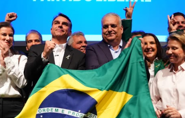 Flávio Bolsonaro anuncia Alfredo Gaspar como candidato a vice-presidente pelo PL