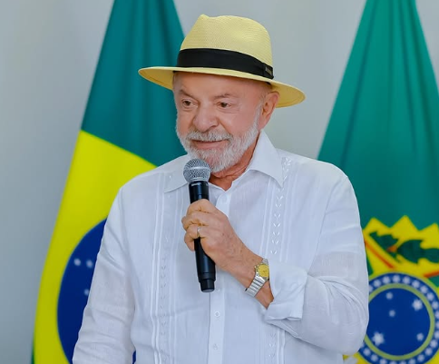 Lula cobra votação do fim da escala 6×1 no Senado