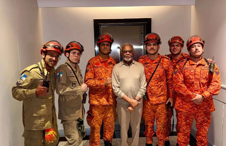 Gilberto Gil é resgatado após ficar preso em elevador no Rio de Janeiro