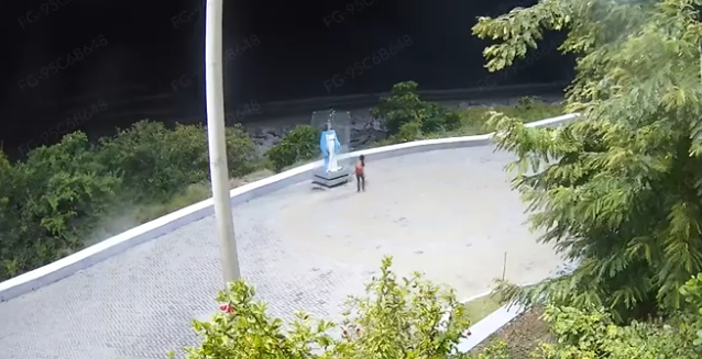 Mulher suspeita de apedrejar estátua de Iemanjá é presa em João Pessoa